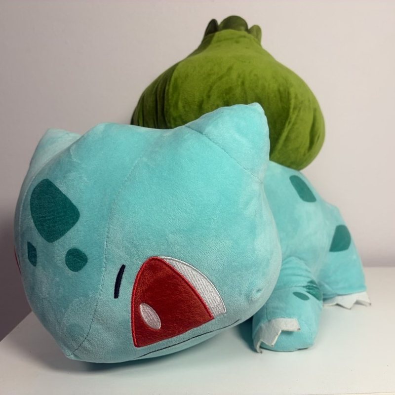Duży pluszak - Bulbasaur z kolekcji Damiana Ślimaka, egzemplarz numer 1