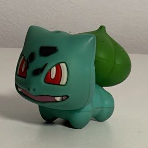 Figurka winylowa, ciemniejsza - Bulbasaur z kolekcji Damiana Ślimaka, egzemplarz numer 13