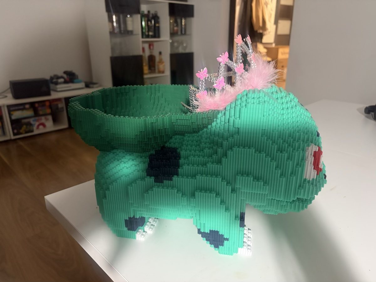 Bulbasaur z 12 000 klocków w trakcie składania - kolekcja Damiana Ślimaka